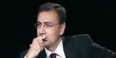 Moeed Pirzada quits Dunya News, signs up with Aaj 